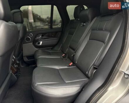 Ленд Ровер Рендж Ровер 2018 в Киеве на Automoto.ua Серый Ленд Ровер Рендж Ровер, объемом двигателя 2.99 л и пробегом 180 тыс. км за 56000 $, фото 25 на Automoto.ua