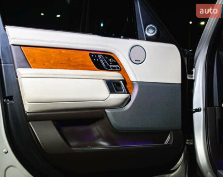 Сірий Ленд Ровер Рендж Ровер, об'ємом двигуна 4.4 л та пробігом 110 тис. км за 78800 $, фото 19 на Automoto.ua