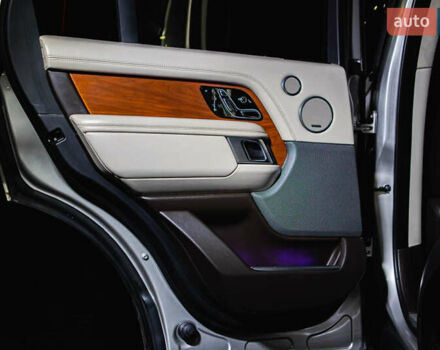 Сірий Ленд Ровер Рендж Ровер, об'ємом двигуна 4.4 л та пробігом 110 тис. км за 78800 $, фото 32 на Automoto.ua