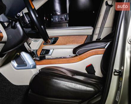 Сірий Ленд Ровер Рендж Ровер, об'ємом двигуна 4.4 л та пробігом 110 тис. км за 78800 $, фото 12 на Automoto.ua