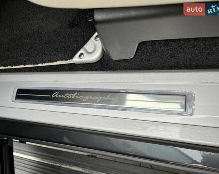 Серый Ленд Ровер Рендж Ровер, объемом двигателя 4.37 л и пробегом 48 тыс. км за 95000 $, фото 35 на Automoto.ua