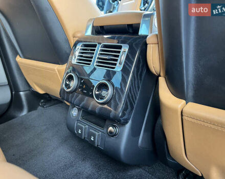 Серый Ленд Ровер Рендж Ровер, объемом двигателя 4.37 л и пробегом 94 тыс. км за 103000 $, фото 32 на Automoto.ua