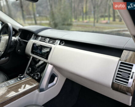 Сірий Ленд Ровер Рендж Ровер, об'ємом двигуна 4.37 л та пробігом 125 тис. км за 77000 $, фото 38 на Automoto.ua