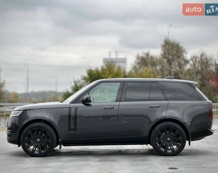 Ленд Ровер Рендж Ровер 2023 в Киеве на Automoto.ua Серый Ленд Ровер Рендж Ровер, объемом двигателя 3 л и пробегом 40 тыс. км за 179900 $, фото 2 на Automoto.ua
