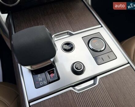 Серый Ленд Ровер Рендж Ровер, объемом двигателя 3 л и пробегом 63 тыс. км за 162500 $, фото 41 на Automoto.ua