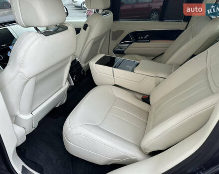 Сірий Ленд Ровер Рендж Ровер, об'ємом двигуна 4.39 л та пробігом 65 тис. км за 179999 $, фото 17 на Automoto.ua