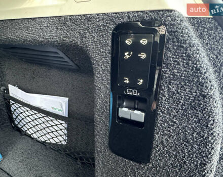 Сірий Ленд Ровер Рендж Ровер, об'ємом двигуна 4.39 л та пробігом 65 тис. км за 179999 $, фото 26 на Automoto.ua