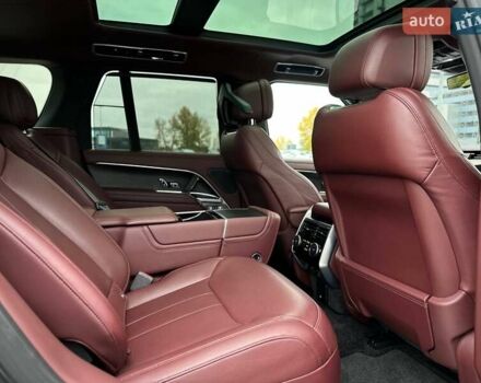 Ленд Ровер Рендж Ровер 2023 в Киеве на Automoto.ua Серый Ленд Ровер Рендж Ровер, объемом двигателя 3 л и пробегом 40 тыс. км за 179900 $, фото 75 на Automoto.ua