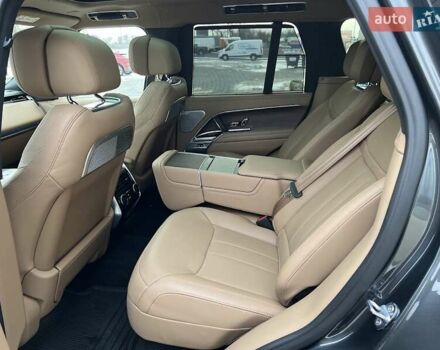 Серый Ленд Ровер Рендж Ровер, объемом двигателя 3 л и пробегом 3 тыс. км за 223790 $, фото 23 на Automoto.ua