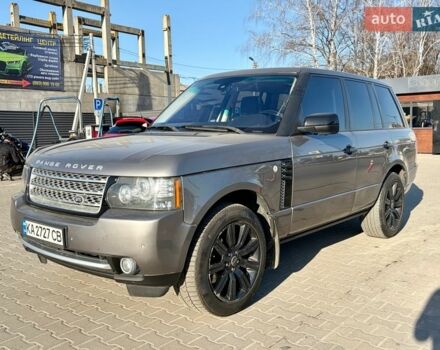 Серый Ленд Ровер Рендж Ровер, объемом двигателя 5 л и пробегом 255 тыс. км за 15350 $, фото 1 на Automoto.ua