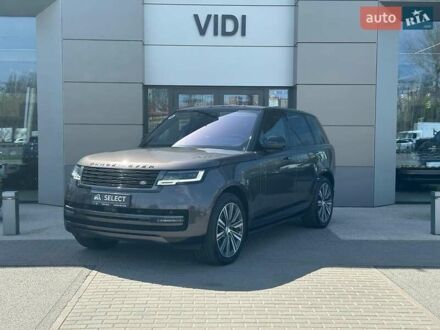 Ленд Ровер Рендж Ровер 2023 у Києві на Automoto.ua Сірий Ленд Ровер Рендж Ровер, об'ємом двигуна 3 л та пробігом 54 тис. км за 173285 $, фото 1 на Automoto.ua