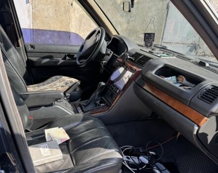 Синий Ленд Ровер Рендж Ровер, объемом двигателя 4 л и пробегом 350 тыс. км за 5000 $, фото 5 на Automoto.ua