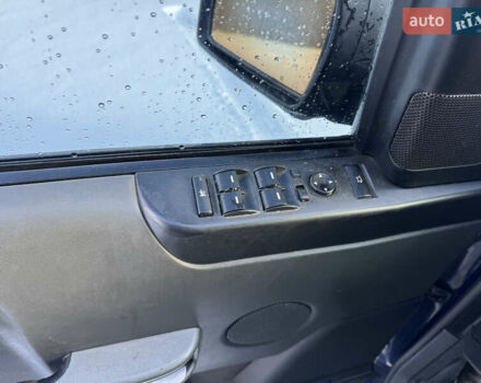 Синий Ленд Ровер Рендж Ровер, объемом двигателя 2.93 л и пробегом 364 тыс. км за 8500 $, фото 12 на Automoto.ua