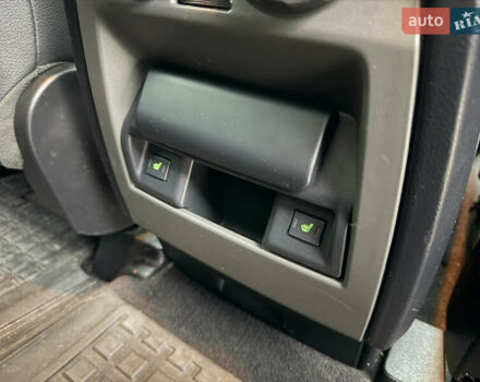 Синій Ленд Ровер Рендж Ровер, об'ємом двигуна 2.72 л та пробігом 255 тис. км за 9250 $, фото 29 на Automoto.ua