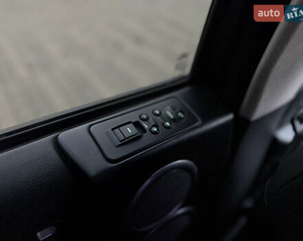 Синій Ленд Ровер Рендж Ровер, об'ємом двигуна 2.72 л та пробігом 255 тис. км за 9250 $, фото 22 на Automoto.ua