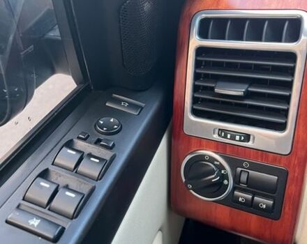 Синій Ленд Ровер Рендж Ровер, об'ємом двигуна 5 л та пробігом 194 тис. км за 13300 $, фото 28 на Automoto.ua