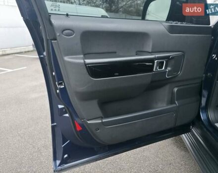 Синий Ленд Ровер Рендж Ровер, объемом двигателя 4.37 л и пробегом 394 тыс. км за 25000 $, фото 15 на Automoto.ua