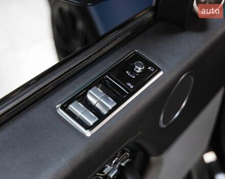 Синій Ленд Ровер Рендж Ровер, об'ємом двигуна 5 л та пробігом 130 тис. км за 65000 $, фото 39 на Automoto.ua