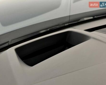 Синій Ленд Ровер Рендж Ровер, об'ємом двигуна 3 л та пробігом 32 тис. км за 193000 $, фото 32 на Automoto.ua