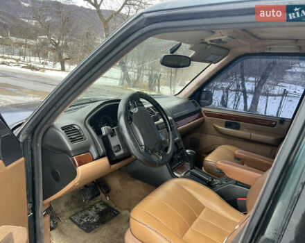 Зеленый Ленд Ровер Рендж Ровер, объемом двигателя 4.55 л и пробегом 400 тыс. км за 6000 $, фото 5 на Automoto.ua