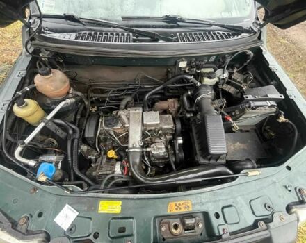 Зеленый Ленд Ровер Рендж Ровер, объемом двигателя 2 л и пробегом 180 тыс. км за 1893 $, фото 1 на Automoto.ua