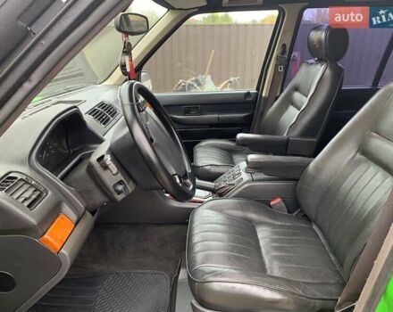 Ленд Ровер Рендж Ровер 1997 в Киеве на Automoto.ua Зеленый Ленд Ровер Рендж Ровер, объемом двигателя 2.5 л и пробегом 150 тыс. км за 14800 $, фото 9 на Automoto.ua