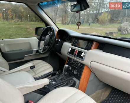 Ленд Ровер Рендж Ровер 2002 в Стрые на Automoto.ua Зеленый Ленд Ровер Рендж Ровер, объемом двигателя 2.93 л и пробегом 440 тыс. км за 7900 $, фото 12 на Automoto.ua