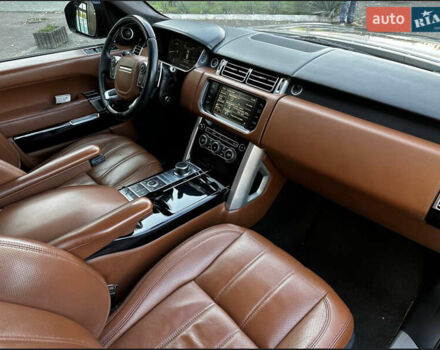 Ленд Ровер Рендж Ровер 2014 в Черновцах на Automoto.ua Зеленый Ленд Ровер Рендж Ровер, объемом двигателя 4.37 л и пробегом 240 тыс. км за 32000 $, фото 10 на Automoto.ua