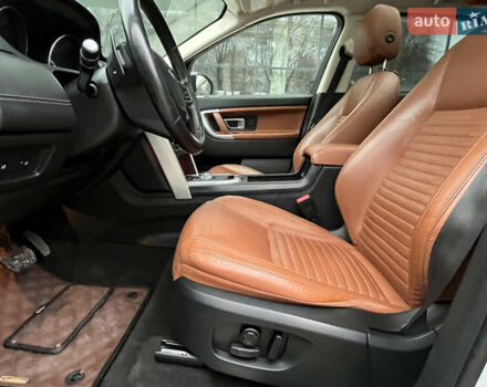 Білий Ленд Ровер Discovery Sport, об'ємом двигуна 2 л та пробігом 148 тис. км за 17800 $, фото 3 на Automoto.ua