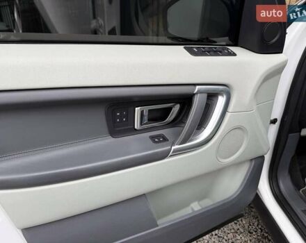 Белый Ленд Ровер Discovery Sport, объемом двигателя 2 л и пробегом 134 тыс. км за 15900 $, фото 20 на Automoto.ua