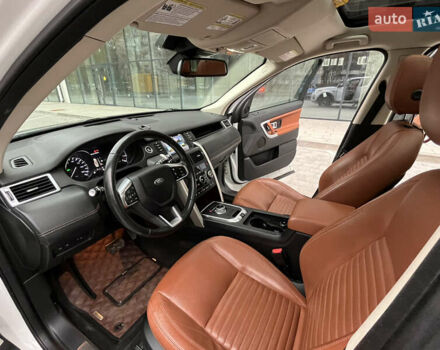 Білий Ленд Ровер Discovery Sport, об'ємом двигуна 2 л та пробігом 148 тис. км за 17800 $, фото 33 на Automoto.ua