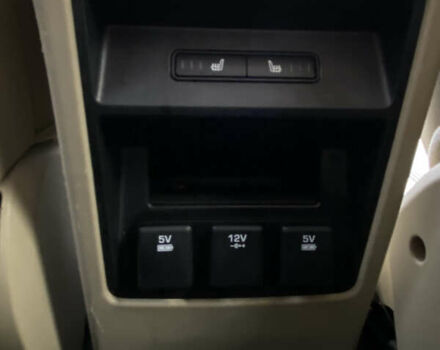 Білий Ленд Ровер Discovery Sport, об'ємом двигуна 2 л та пробігом 182 тис. км за 16700 $, фото 27 на Automoto.ua