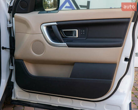 Белый Ленд Ровер Discovery Sport, объемом двигателя 2 л и пробегом 135 тыс. км за 16500 $, фото 34 на Automoto.ua