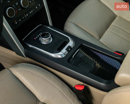 Белый Ленд Ровер Discovery Sport, объемом двигателя 2 л и пробегом 135 тыс. км за 16500 $, фото 14 на Automoto.ua