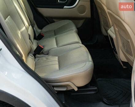 Белый Ленд Ровер Discovery Sport, объемом двигателя 2 л и пробегом 135 тыс. км за 16500 $, фото 27 на Automoto.ua