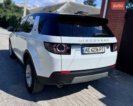 Белый Ленд Ровер Discovery Sport, объемом двигателя 2.18 л и пробегом 171 тыс. км за 18569 $, фото 10 на Automoto.ua