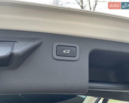 Білий Ленд Ровер Discovery Sport, об'ємом двигуна 2.2 л та пробігом 196 тис. км за 21999 $, фото 32 на Automoto.ua