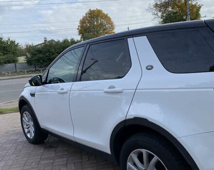 Білий Ленд Ровер Discovery Sport, об'ємом двигуна 2 л та пробігом 182 тис. км за 16700 $, фото 9 на Automoto.ua