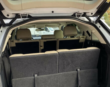 Білий Ленд Ровер Discovery Sport, об'ємом двигуна 2 л та пробігом 182 тис. км за 16700 $, фото 7 на Automoto.ua