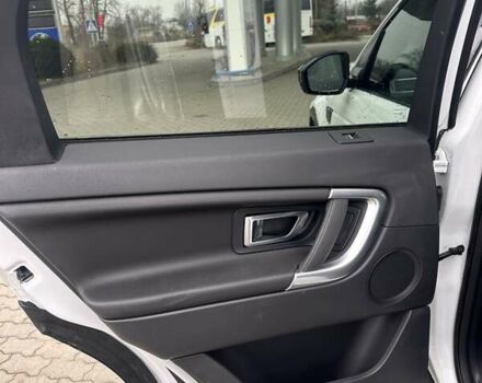 Білий Ленд Ровер Discovery Sport, об'ємом двигуна 2 л та пробігом 106 тис. км за 15700 $, фото 25 на Automoto.ua