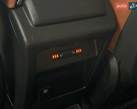 Білий Ленд Ровер Discovery Sport, об'ємом двигуна 2.2 л та пробігом 196 тис. км за 21999 $, фото 17 на Automoto.ua