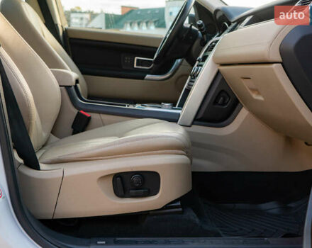 Белый Ленд Ровер Discovery Sport, объемом двигателя 2 л и пробегом 135 тыс. км за 16500 $, фото 33 на Automoto.ua