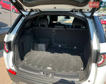 Білий Ленд Ровер Discovery Sport, об'ємом двигуна 2 л та пробігом 134 тис. км за 19900 $, фото 23 на Automoto.ua