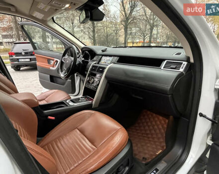 Білий Ленд Ровер Discovery Sport, об'ємом двигуна 2 л та пробігом 148 тис. км за 17800 $, фото 21 на Automoto.ua