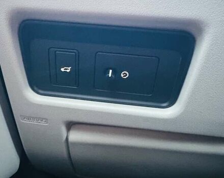 Белый Ленд Ровер Discovery Sport, объемом двигателя 2.2 л и пробегом 186 тыс. км за 17200 $, фото 45 на Automoto.ua