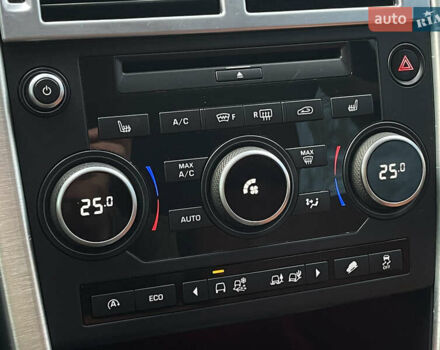 Білий Ленд Ровер Discovery Sport, об'ємом двигуна 2.2 л та пробігом 196 тис. км за 21999 $, фото 23 на Automoto.ua