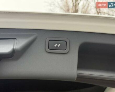 Белый Ленд Ровер Discovery Sport, объемом двигателя 2 л и пробегом 134 тыс. км за 15900 $, фото 39 на Automoto.ua