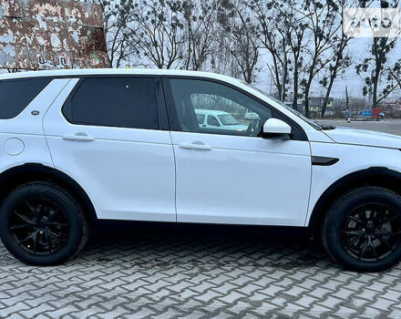 Белый Ленд Ровер Discovery Sport, объемом двигателя 2 л и пробегом 111 тыс. км за 19500 $, фото 4 на Automoto.ua