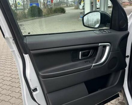 Білий Ленд Ровер Discovery Sport, об'ємом двигуна 2 л та пробігом 106 тис. км за 15700 $, фото 20 на Automoto.ua