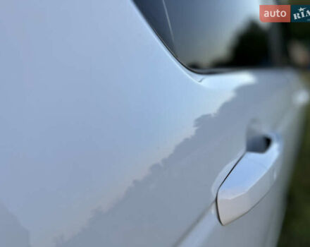 Білий Ленд Ровер Discovery Sport, об'ємом двигуна 2 л та пробігом 170 тис. км за 16000 $, фото 9 на Automoto.ua